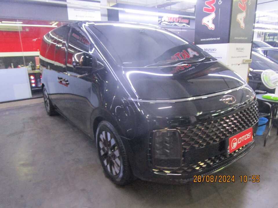 2021 Hyundai Staria 2.2 - Foto 1 dari 6
