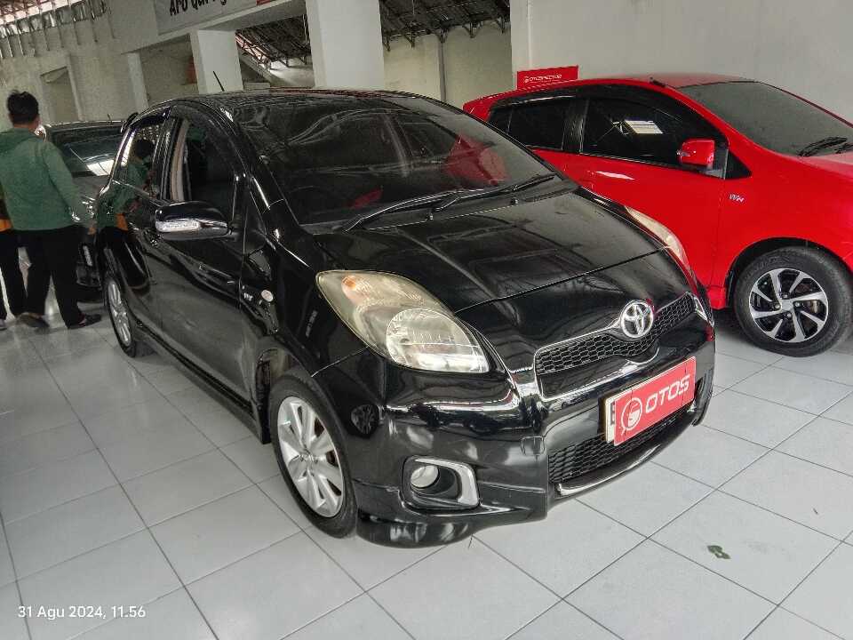 2012 Toyota Yaris 1.5 E - Foto 1 dari 6