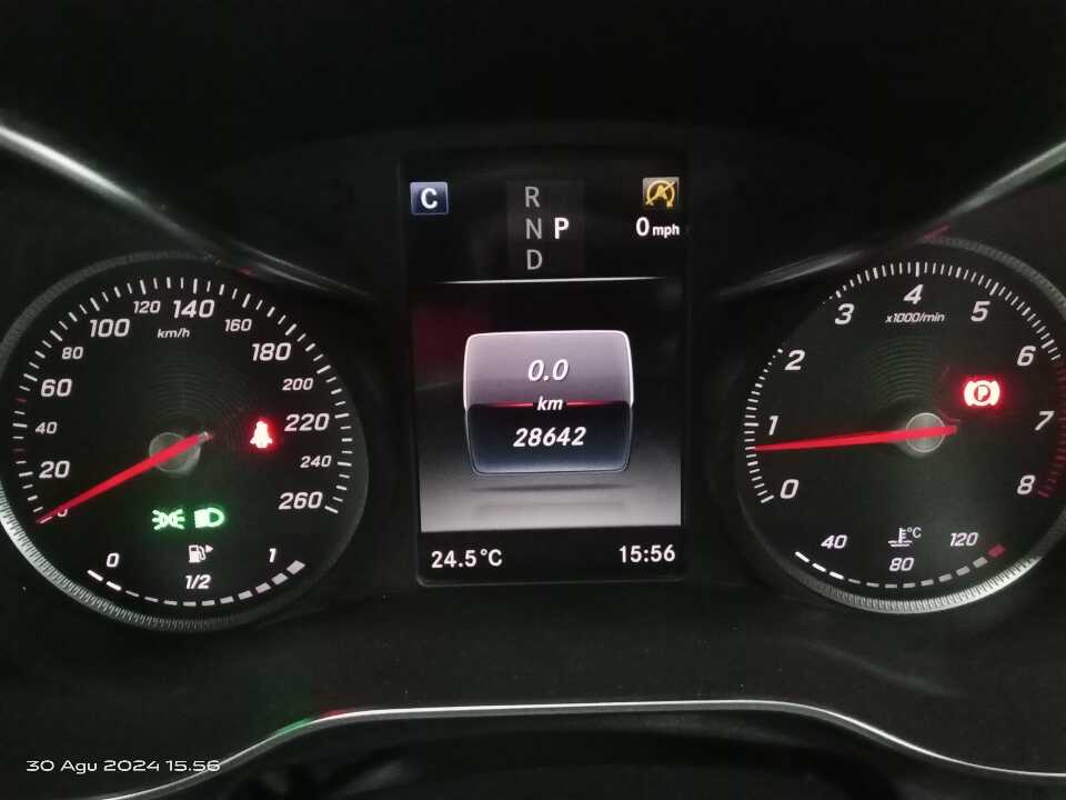 Foto Mobil Bekas Odometer Mercedes-Benz C300 2.0 tahun 2017