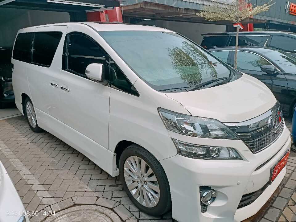 2015 Toyota Vellfire 2.4 ZG - Foto 1 dari 6