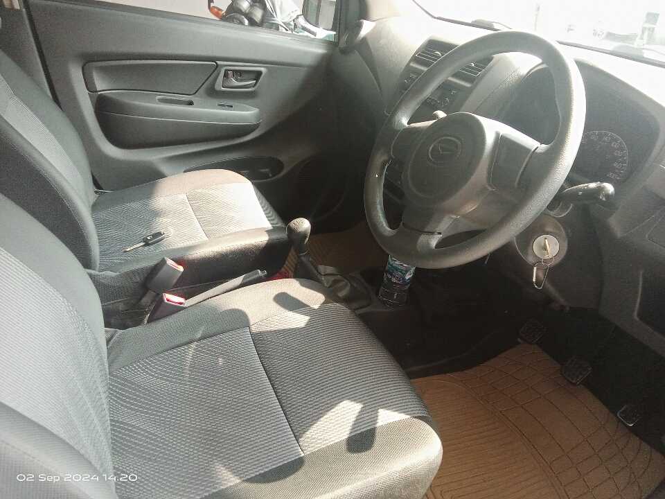 Foto Mobil Bekas Kabin Depan Daihatsu Ayla 1.0 D tahun 2021