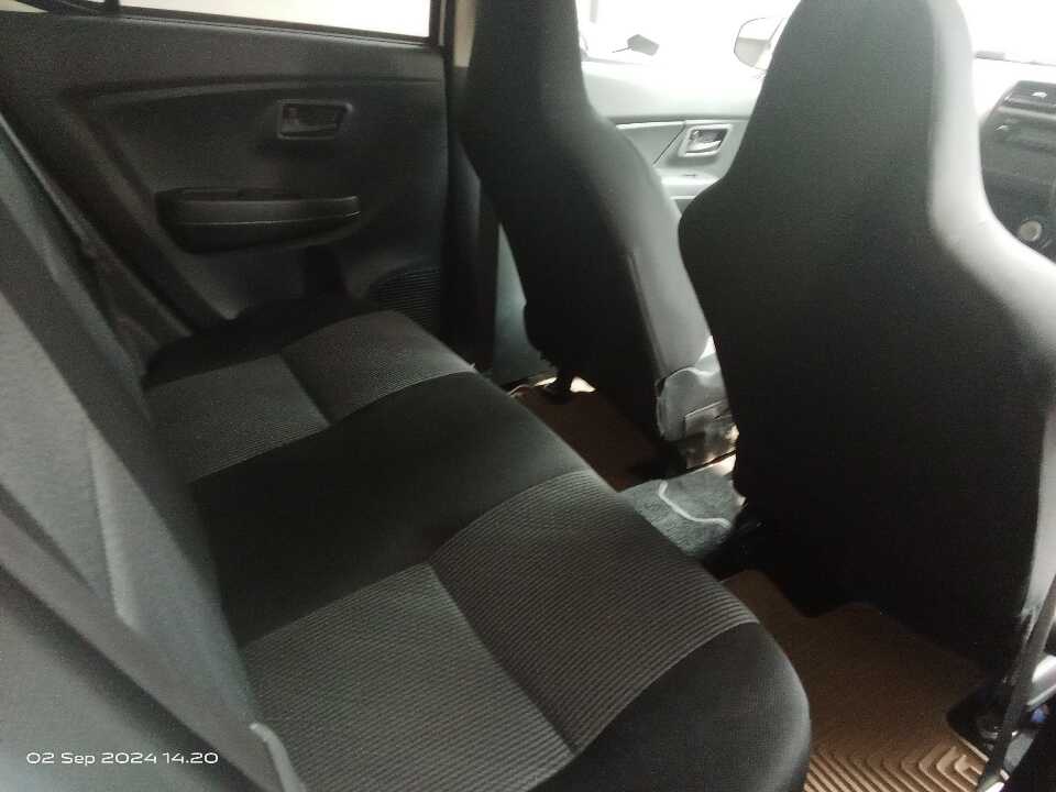 Foto Mobil Bekas Kabin Belakang Daihatsu Ayla 1.0 D tahun 2021