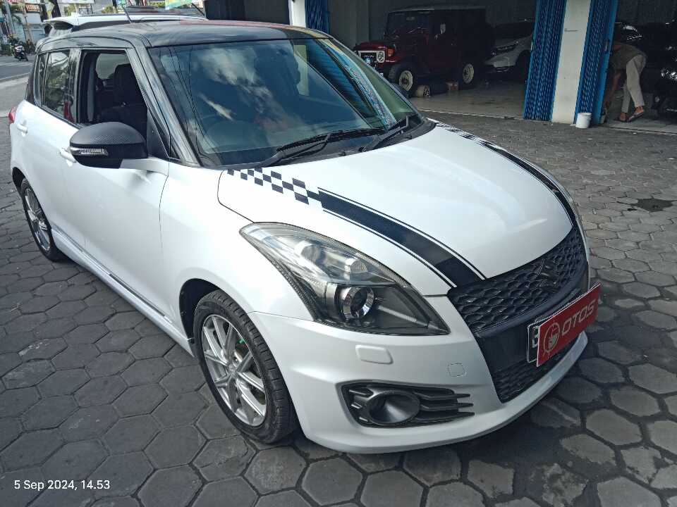 2014 Suzuki Swift 1.6 Sport - Foto 1 dari 6