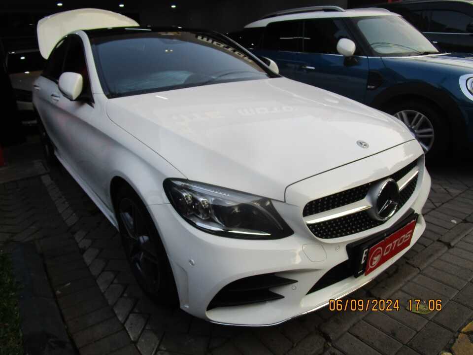 2019 Mercedes-Benz C300 2.0 - Foto 1 dari 6
