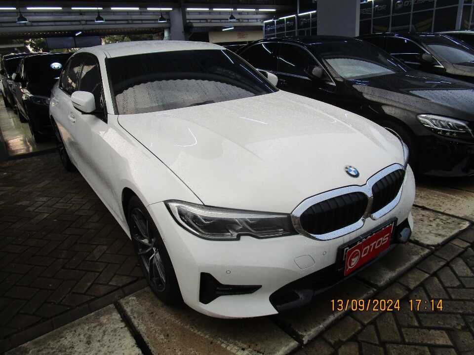2020 BMW 320i 2.0 - Foto 1 dari 6