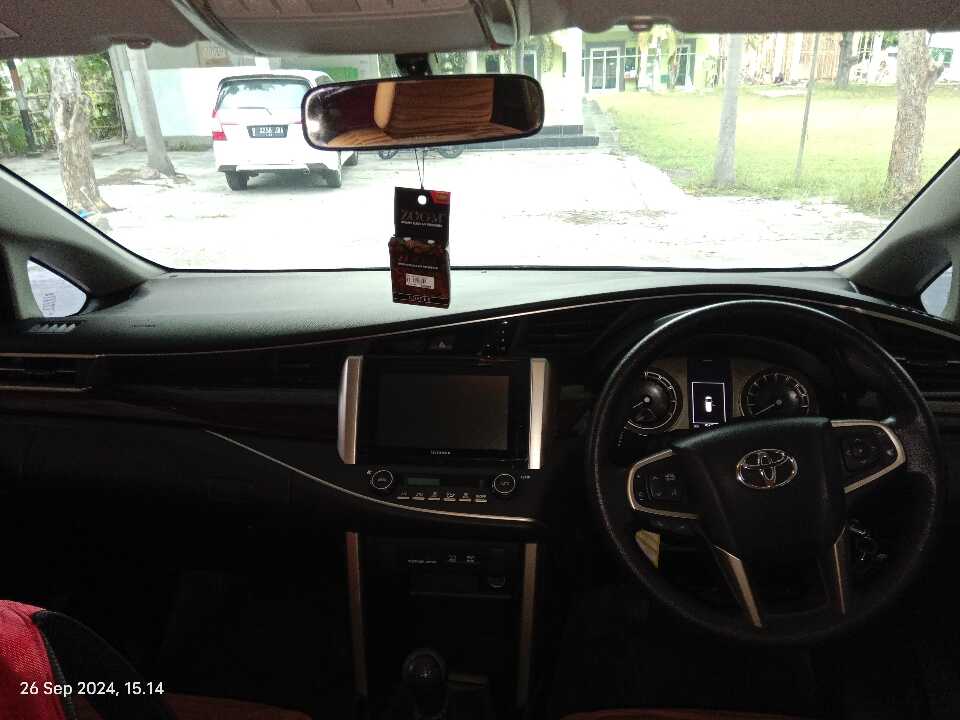 Foto Mobil Bekas Dashboard Toyota Innova 2.0 V tahun 2019