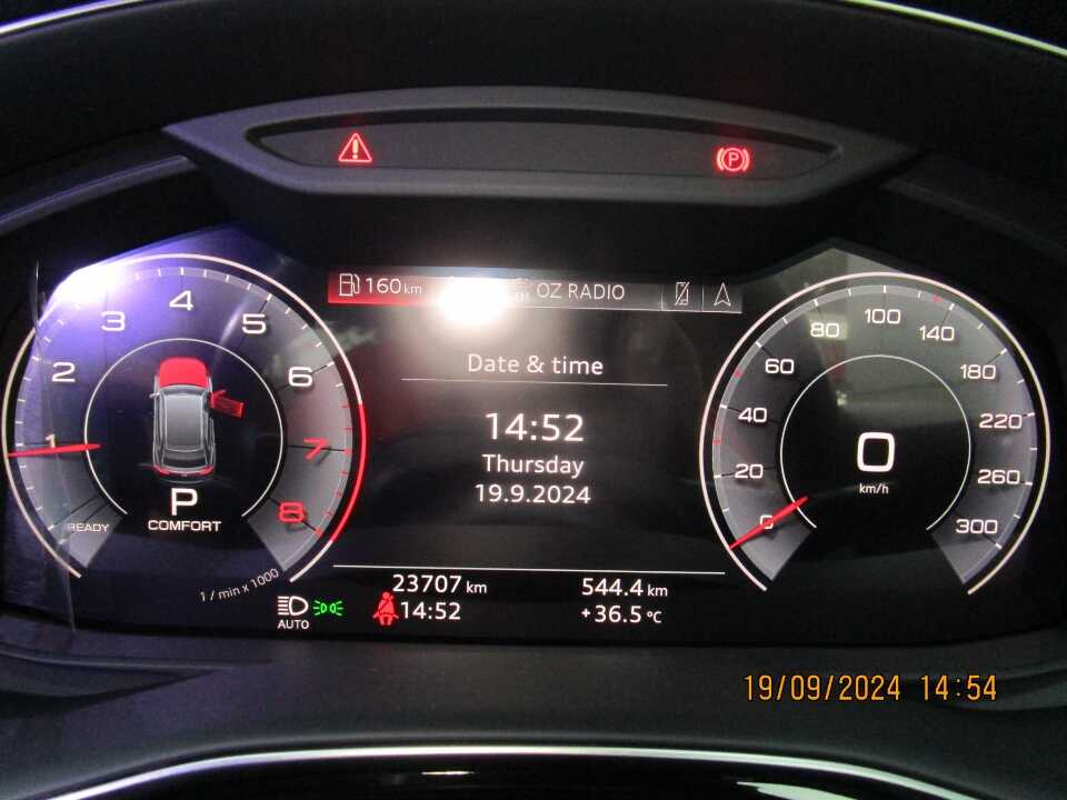 Foto Mobil Bekas Odometer Audi Q8 3.0L TFSI Quattro tahun 2019