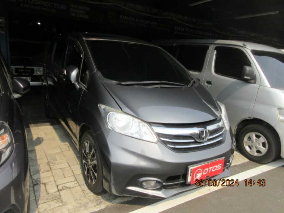 2013 Honda Freed 1.5 E - Foto 1 dari 6