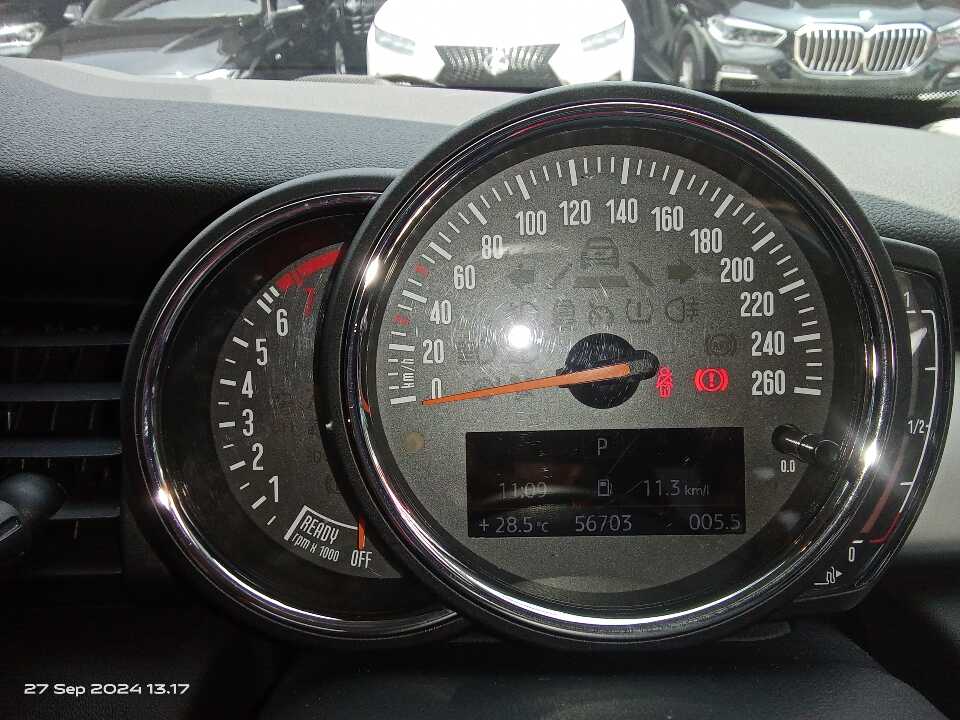 Foto Mobil Bekas Odometer MINI Cooper 1.5 tahun 2018
