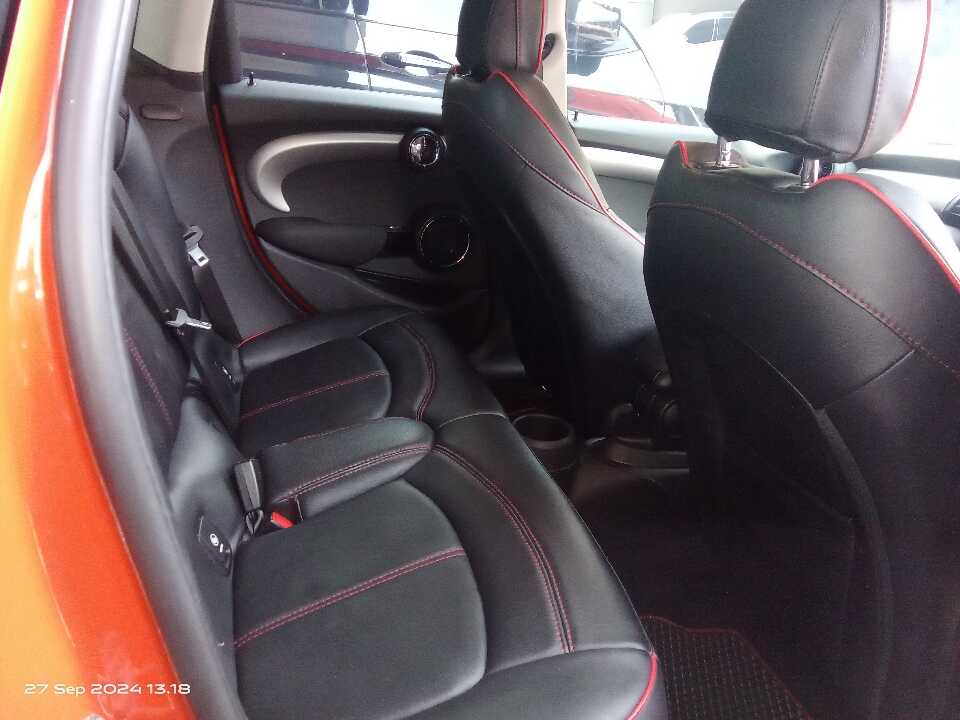 Foto Mobil Bekas Kabin Belakang MINI Cooper 1.5 tahun 2018