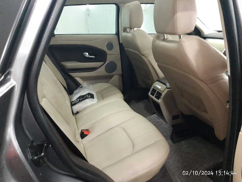 Foto Mobil Bekas Kabin Belakang Land Rover Range Rover Evoque 2.0 tahun 2017
