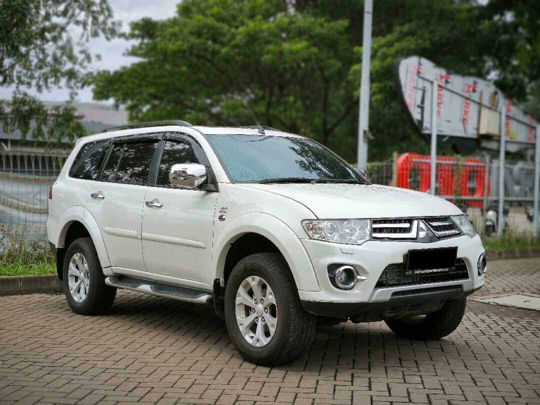 2015 Mitsubishi Pajero Sport 2.5 - Foto 1 dari 10
