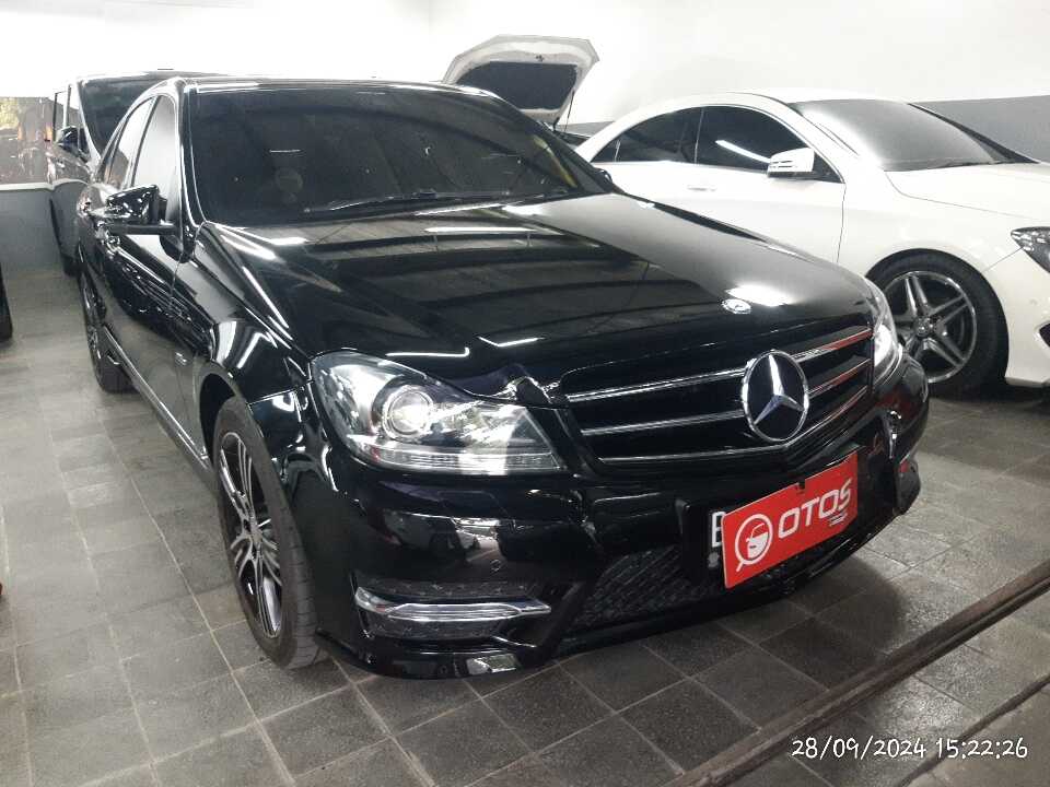 2014 Mercedes-Benz C200 1.8 CGI - Foto 1 dari 6