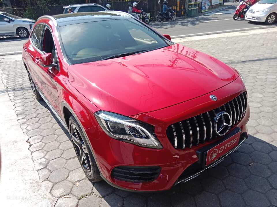 2019 Mercedes-Benz GLA200 1.6 AMG Line - Foto 1 dari 6