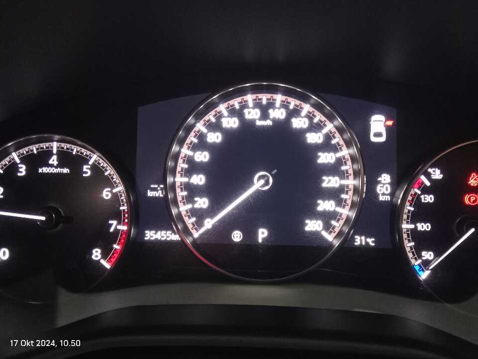 Foto Mobil Bekas Odometer Mazda 3 2.0 tahun 2020