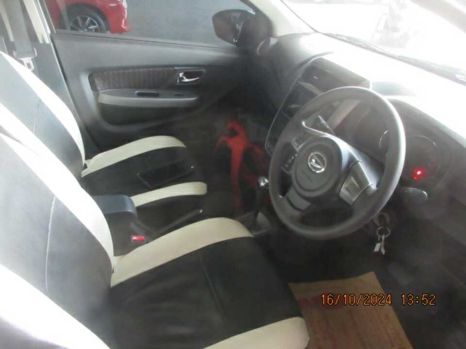Foto Mobil Bekas Kabin Depan Daihatsu Ayla 1.2 R tahun 2020