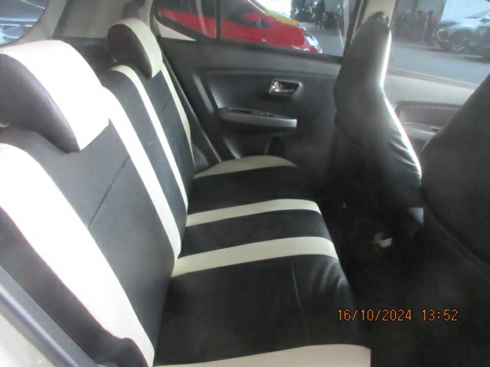 Foto Mobil Bekas Kabin Belakang Daihatsu Ayla 1.2 R tahun 2020