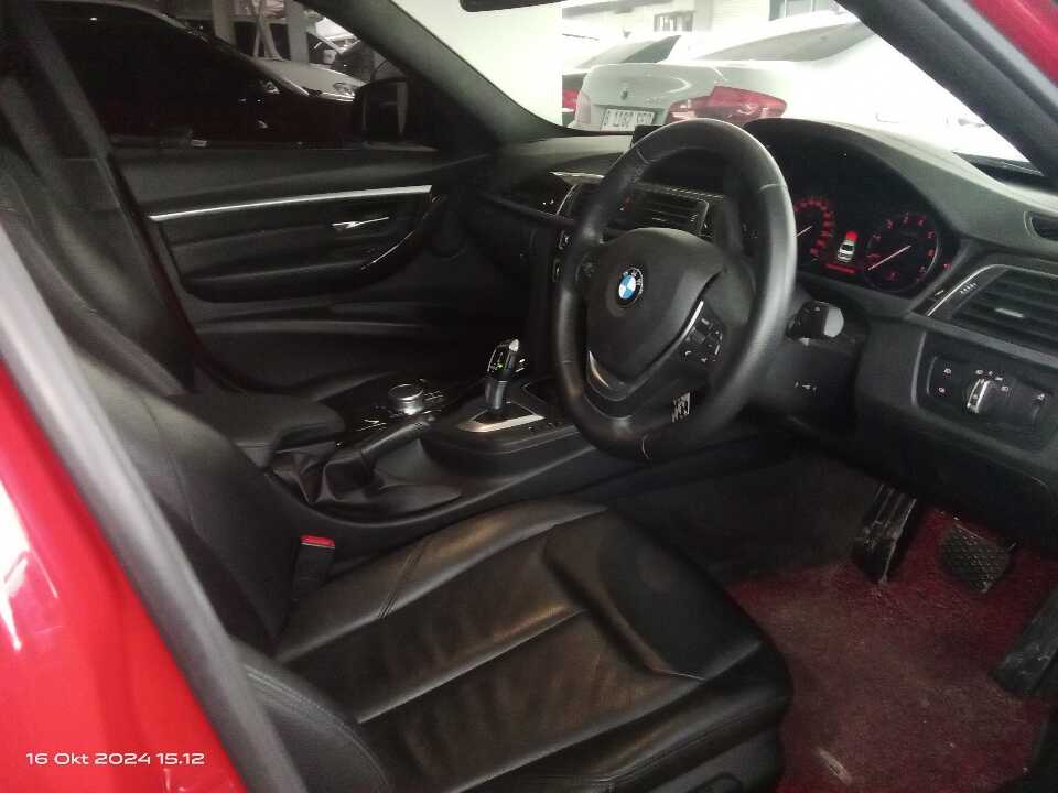 Foto Mobil Bekas Kabin Depan BMW 320i 2.0 tahun 2018