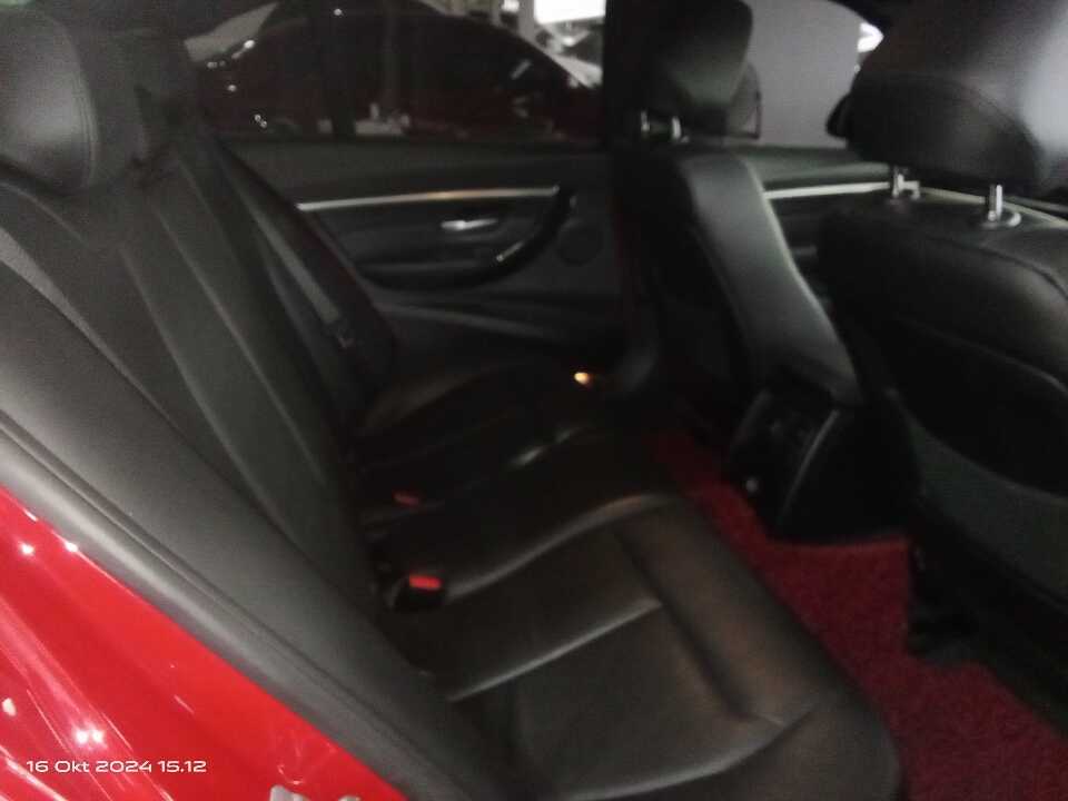 Foto Mobil Bekas Kabin Belakang BMW 320i 2.0 tahun 2018