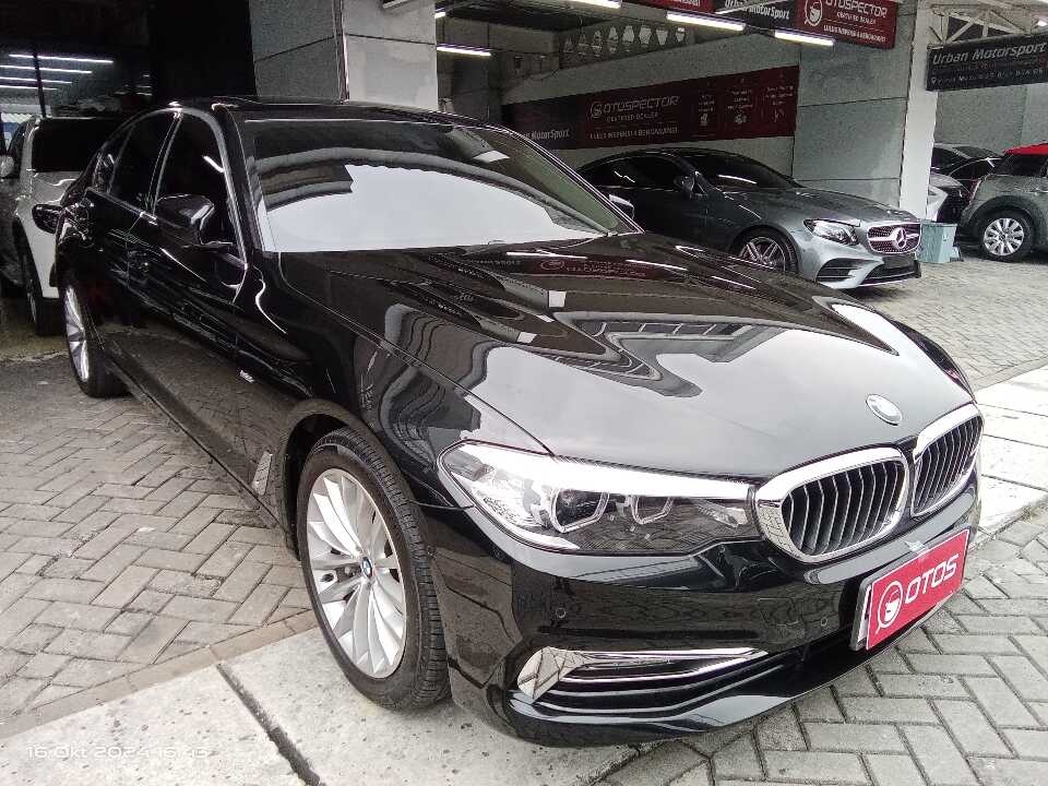 2019 BMW 530i 2.0 - Foto 1 dari 6