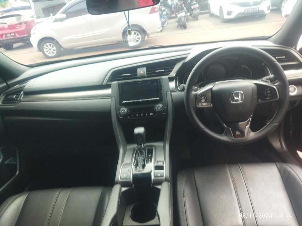 Foto Mobil Bekas Dashboard Honda Civic 1.5 E tahun 2019