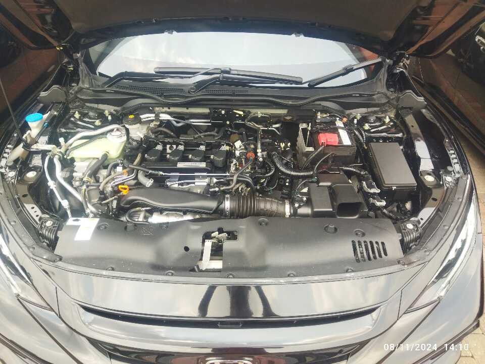 Foto Mobil Bekas Mesin Honda Civic 1.5 E tahun 2019