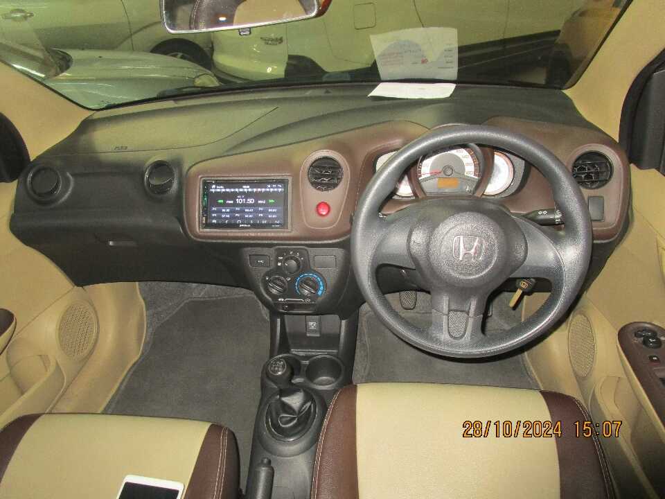 Foto Mobil Bekas Dashboard Honda Brio 1.2 Satya E tahun 2015