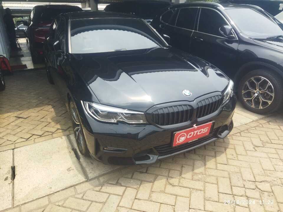 2020 BMW 320i 2.0 - Foto 1 dari 6