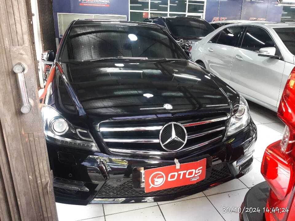 2014 Mercedes-Benz C200 1.8 CGI - Foto 1 dari 6