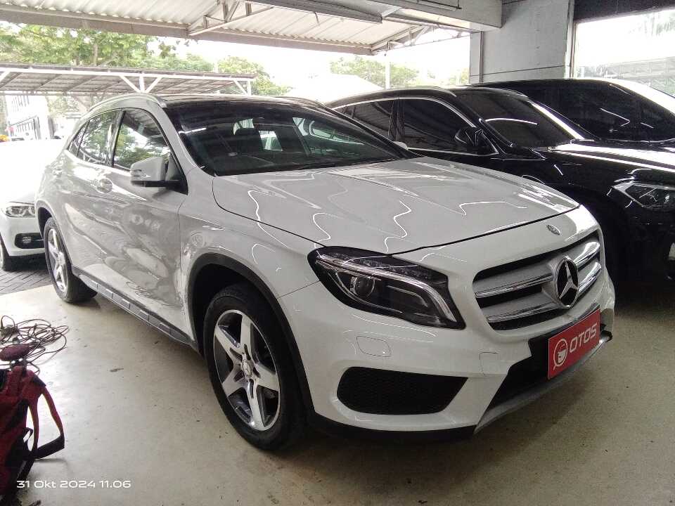 2016 Mercedes-Benz GLA200 1.6 - Foto 1 dari 6