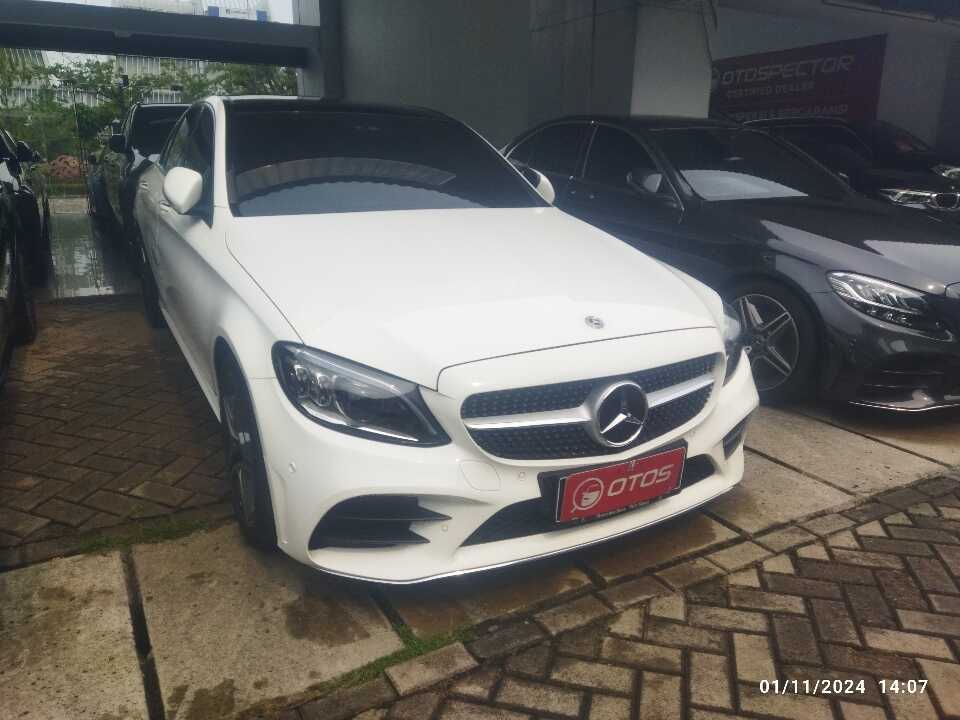 2020 Mercedes-Benz C300 2.0 - Foto 1 dari 6