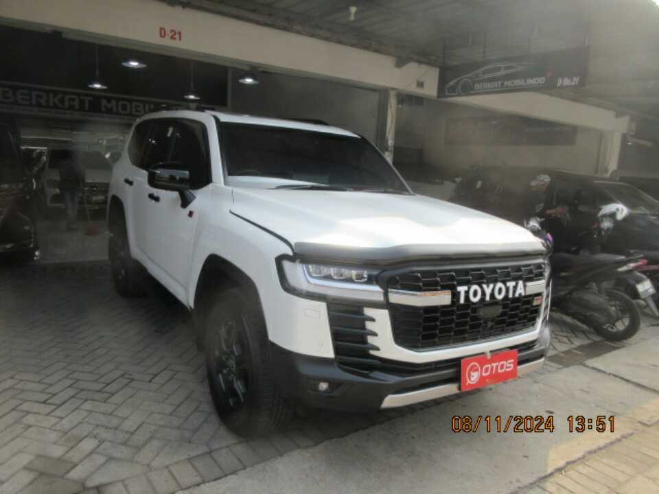 2023 Toyota Land Cruiser 3.3 300 GR Sport - Foto 1 dari 6