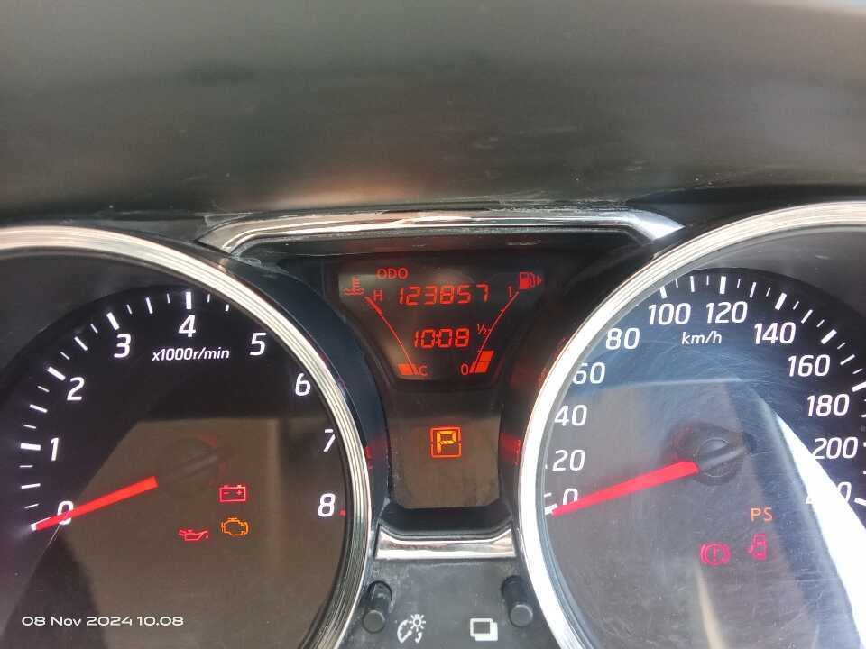 Foto Mobil Bekas Odometer Nissan Grand Livina 1.5 SV tahun 2016