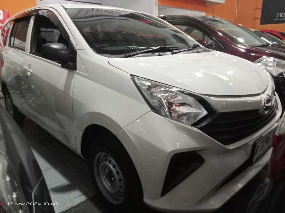 2023 Daihatsu Sigra 1.0 D - Foto 1 dari 6
