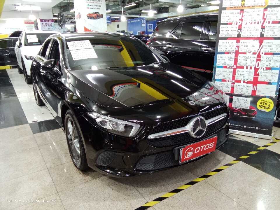 2021 Mercedes-Benz A200 1.3 - Foto 1 dari 6