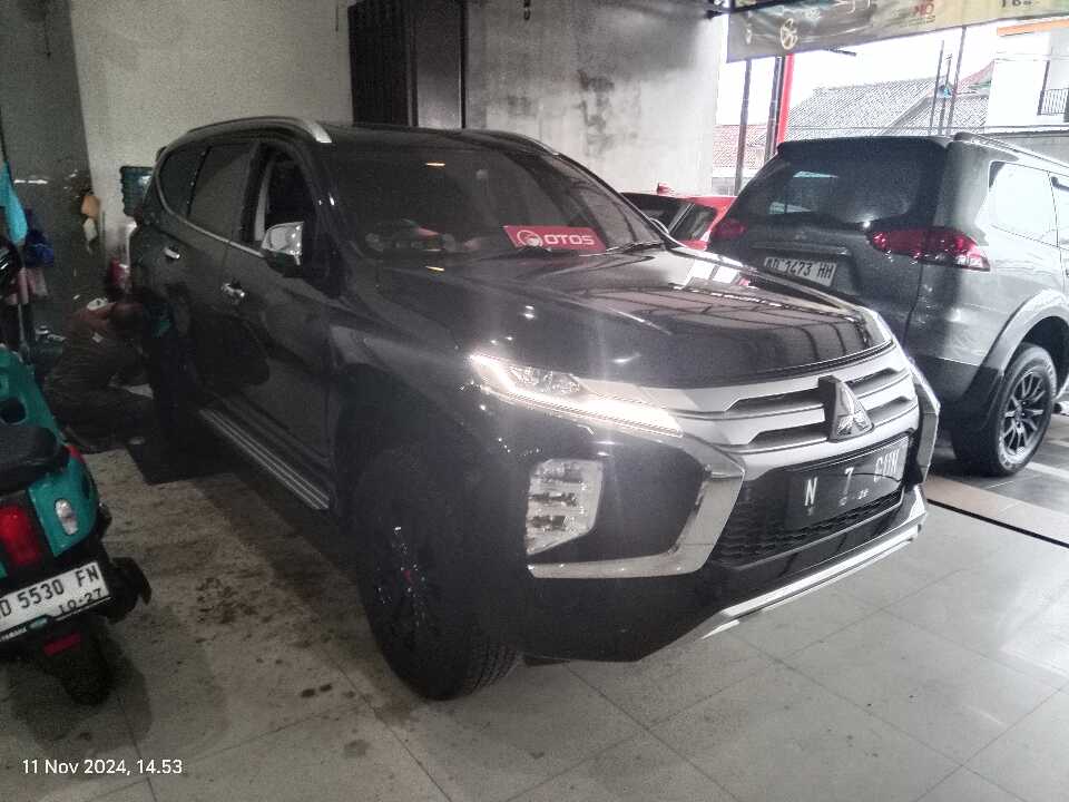 2023 Mitsubishi Pajero Sport 2.4 Dakar 4X2 - Foto 1 dari 6