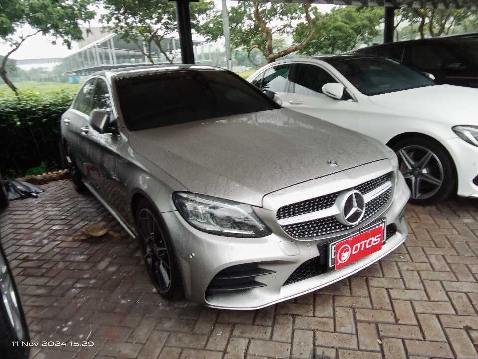 2020 Mercedes-Benz C300 2.0 - Foto 1 dari 6