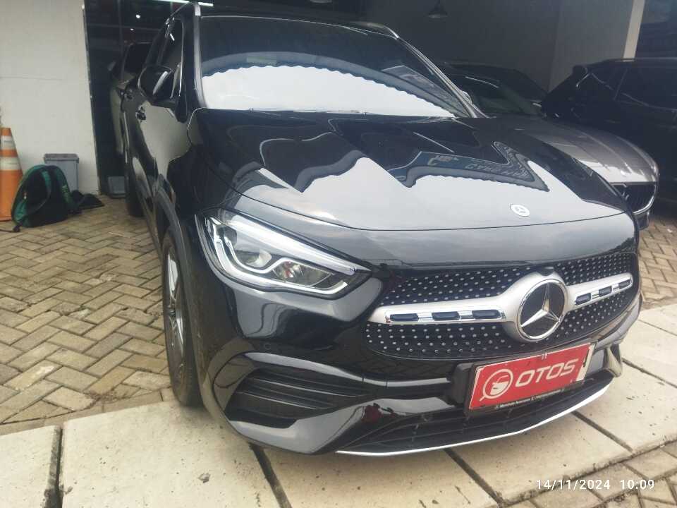 2022 Mercedes-Benz GLA200 1.3 - Foto 1 dari 6