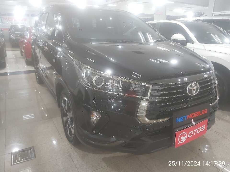2022 Toyota Kijang Innova 2.0 Venturer