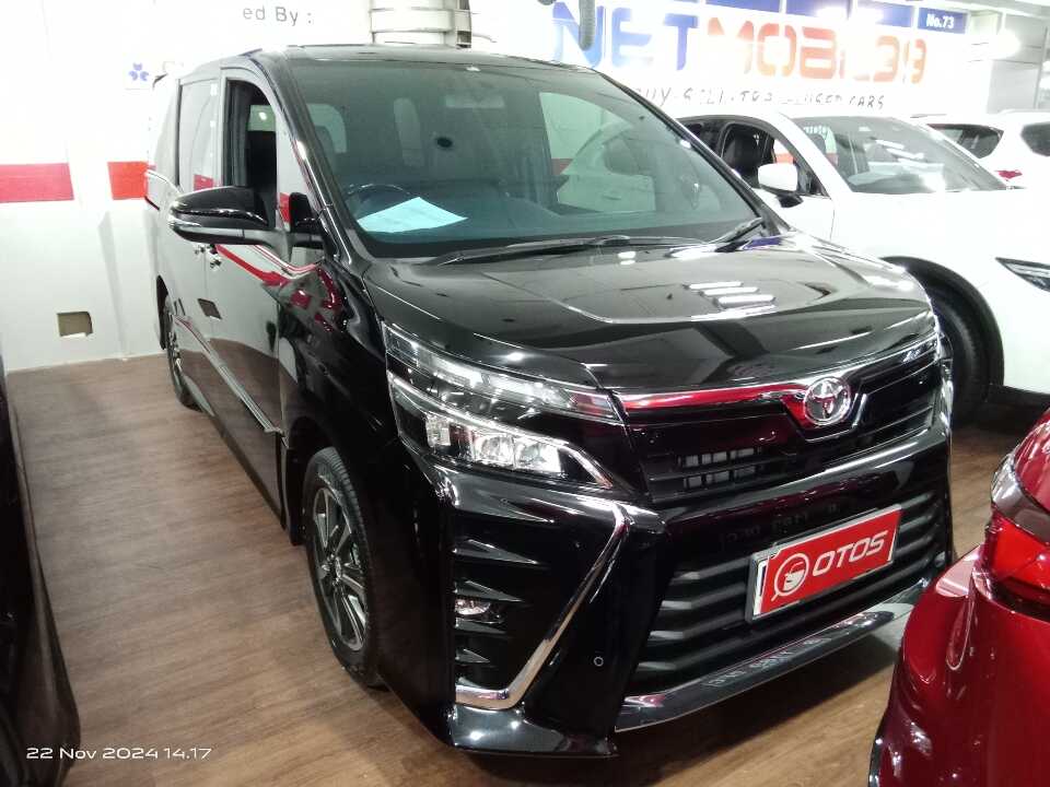 2018 Toyota Voxy 2.0 R80 - Foto 1 dari 6