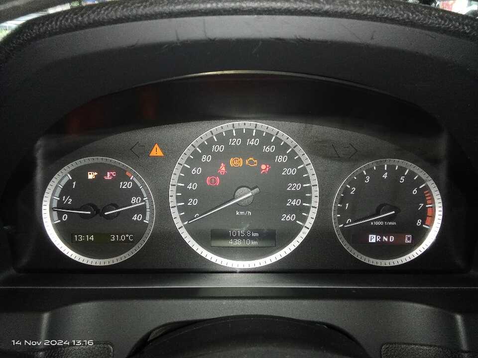 Foto Mobil Bekas Odometer Mercedes-Benz C200 1.8 CGI tahun 2010