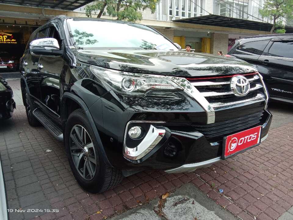2018 Toyota Fortuner 2.4 4X2 VRZ - Foto 1 dari 6