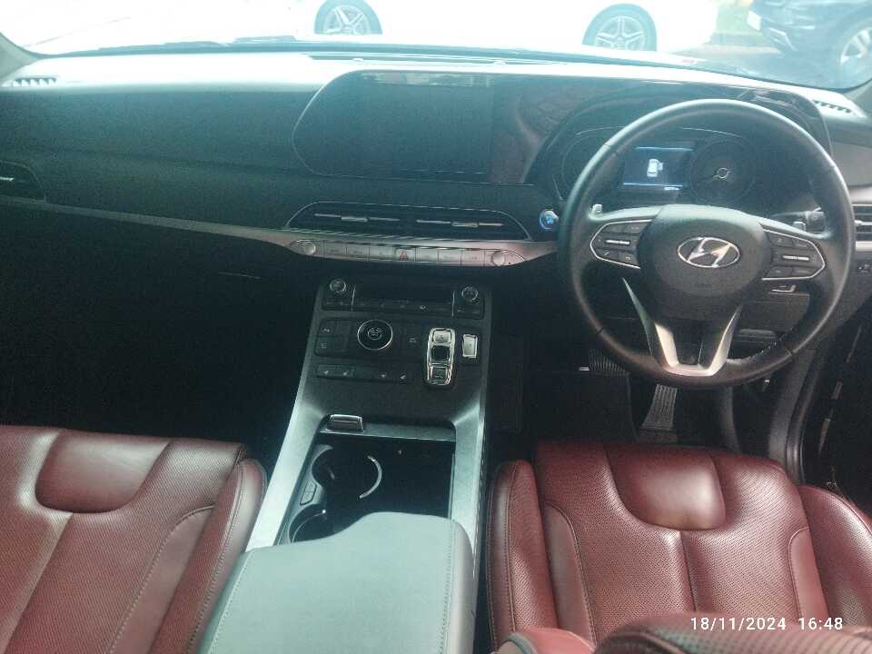 Foto Mobil Bekas Dashboard Hyundai Palisade 2.2 tahun 2021