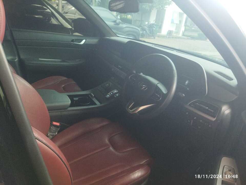 Foto Mobil Bekas Kabin Depan Hyundai Palisade 2.2 tahun 2021
