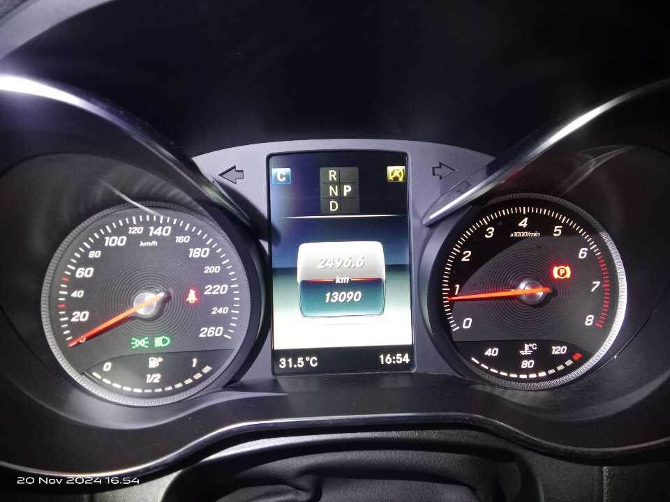 Foto Mobil Bekas Odometer Mercedes-Benz GLC300 2.0 tahun 2019