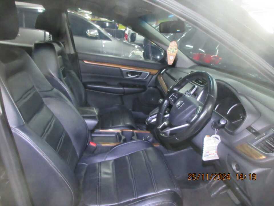 Foto Mobil Bekas Kabin Depan Honda CR-V 1.5 tahun 2017