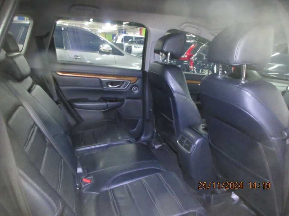 Foto Mobil Bekas Kabin Belakang Honda CR-V 1.5 tahun 2017