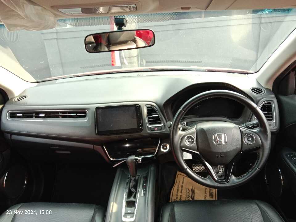 Foto Mobil Bekas Dashboard Honda HR-V 1.5 E Special Edition tahun 2019