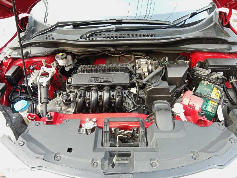 Foto Mobil Bekas Mesin Honda HR-V 1.5 E Special Edition tahun 2019