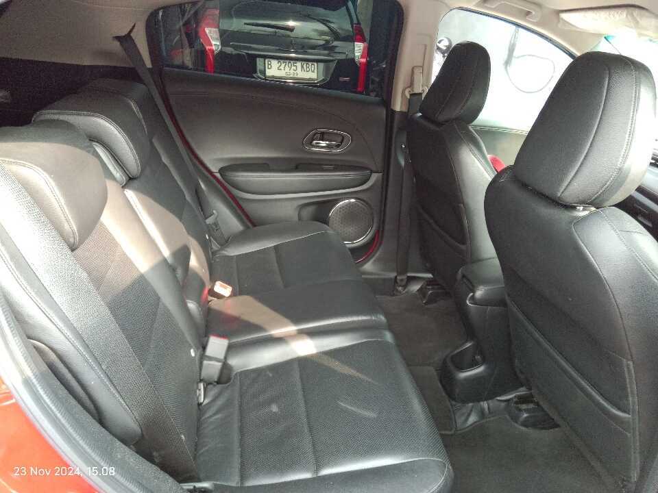 Foto Mobil Bekas Kabin Belakang Honda HR-V 1.5 E Special Edition tahun 2019